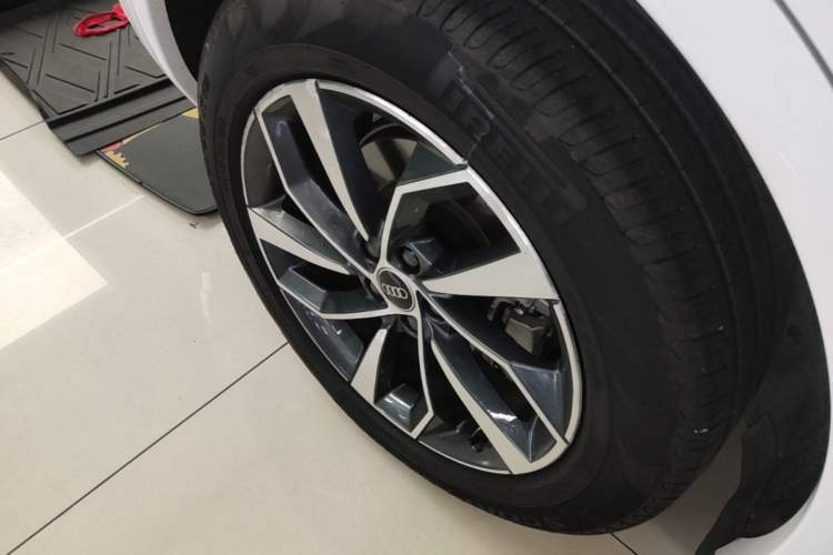 Used Audi Q5L 2023 40T Luxury Dynamic Model Right Rear Wheel Hub
