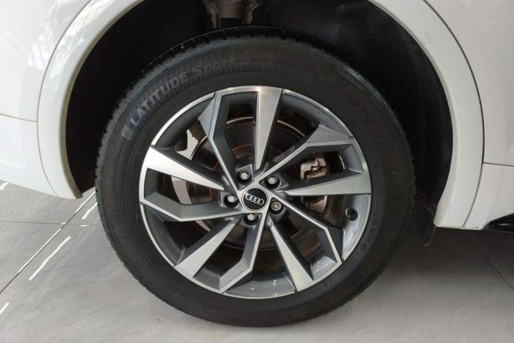 Used Audi Q5L 2023 40T Luxury Dynamic Model Right Rear Wheel Hub