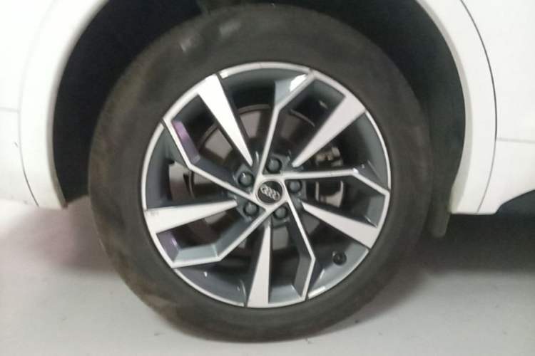 Used Audi Q5L 2023 40T Luxury Dynamic Model Right Rear Wheel Hub
