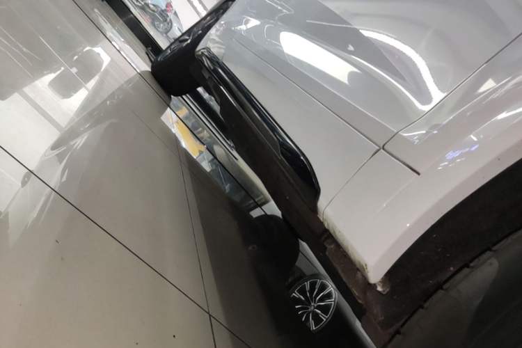 Used Audi Q5L 2023 40T Luxury Dynamic Model Right Side Sill