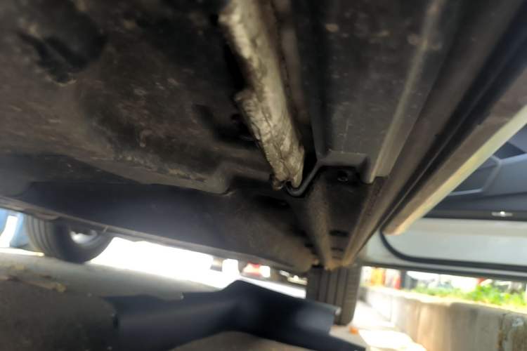 Used Audi Q5L 2023 40T Fashionable and Elegant Version Right Side Sill
