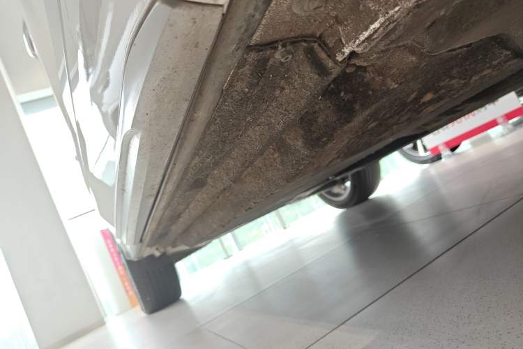 Used Audi Q5L 2023 40T Fashionable and Dynamic Edition Right Side Sill