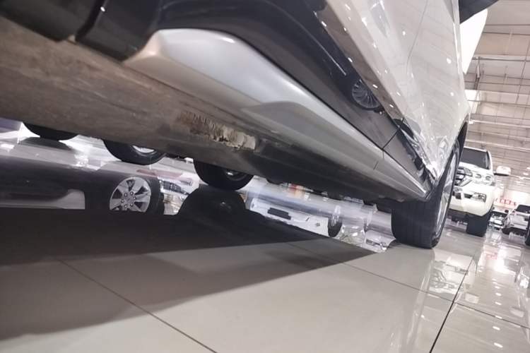 Used Audi Q5L 2023 40T Luxury Elegant Model Right Side Sill