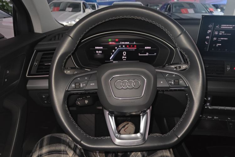 Used Audi Q5L 2023 40T Fashionable and Dynamic Edition Steering Wheel