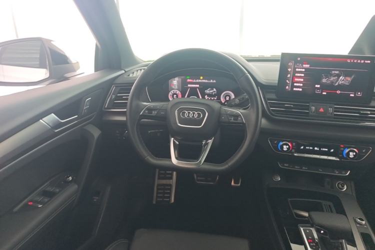 Used Audi Q5L 2023 40T Luxury Dynamic Model Steering Wheel