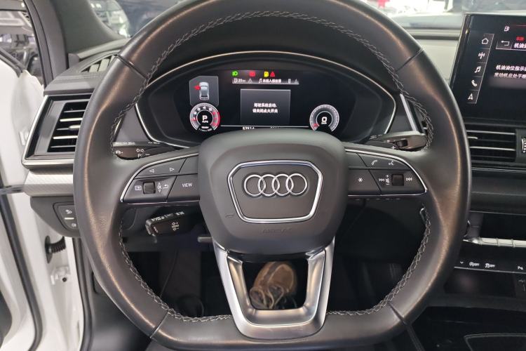 Used Audi Q5L 2023 40T Luxury Dynamic Model Steering Wheel