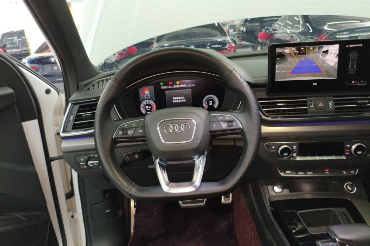 Used Audi Q5L 2023 40T Luxury Dynamic Model Steering Wheel
