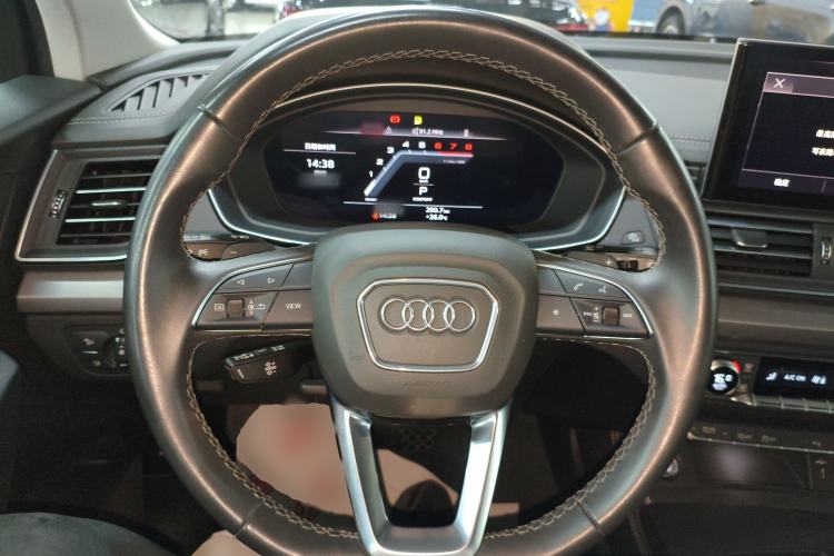 Used Audi Q5L 2023 40T Fashionable and Elegant Version Steering Wheel