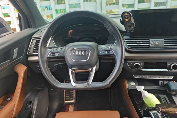 Used Audi Q5L 2023 40T Luxury Dynamic Model Steering Wheel