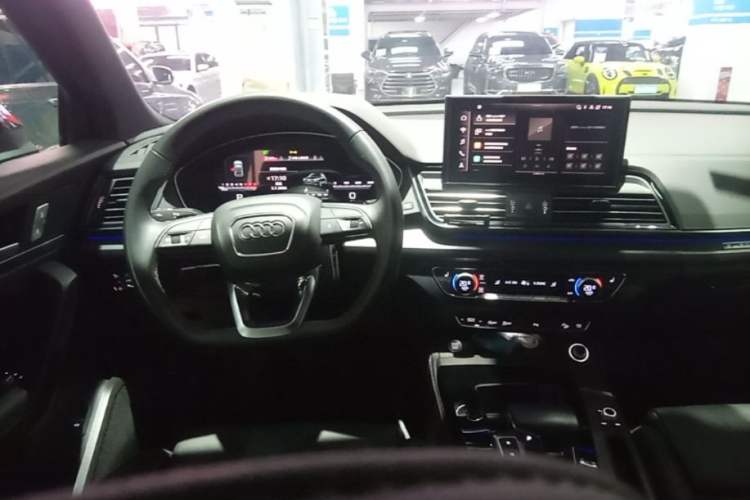 Used Audi Q5L 2023 40T Luxury Dynamic Model Steering Wheel