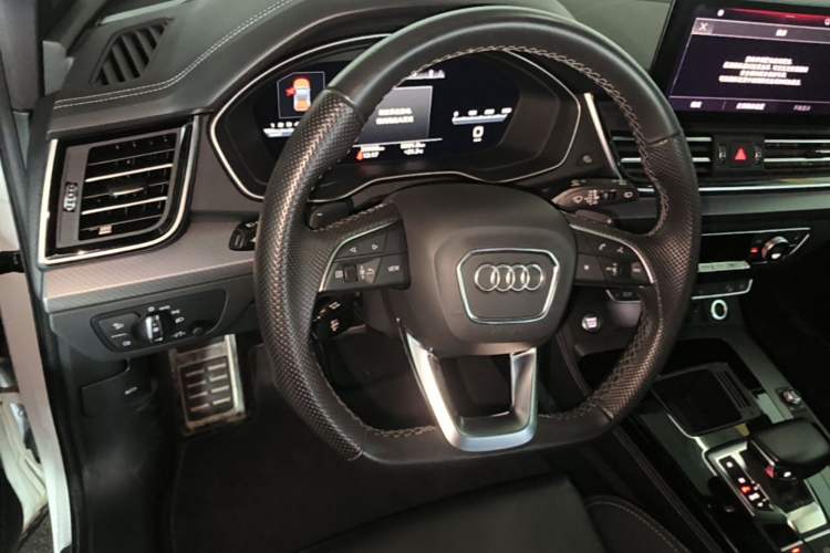 Used Audi Q5L 2023 45T Luxury Dynamic Model Steering Wheel