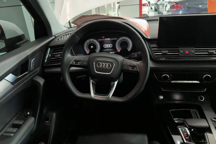 Used Audi Q5L 2023 40T Fashionable and Dynamic Edition Steering Wheel