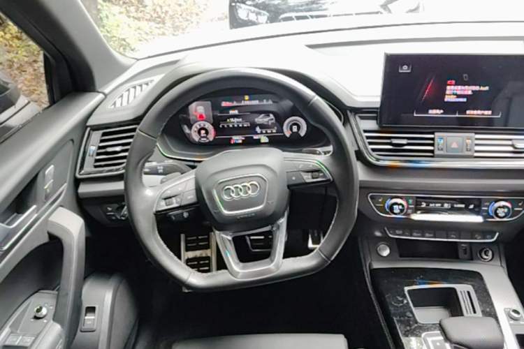 Used Audi Q5L 2023 40T Luxury Dynamic Model Steering Wheel