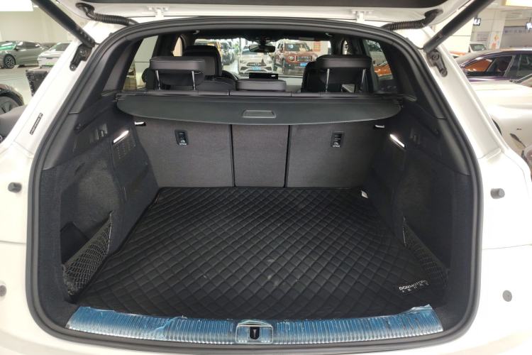 Used Audi Q5L 2023 40T Luxury Dynamic Model Trunk