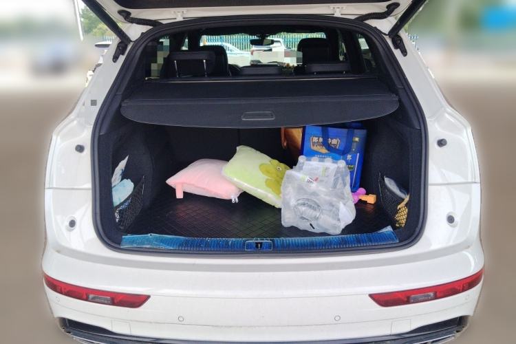 Used Audi Q5L 2023 40T Luxury Dynamic Model Trunk