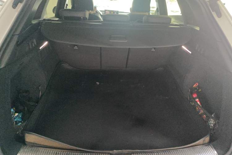 Used Audi Q5L 2023 40T Luxury Dynamic Model Trunk