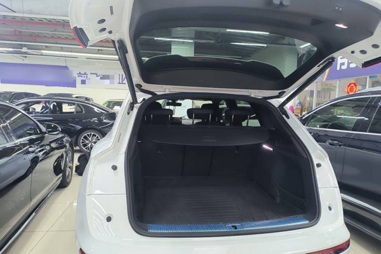 Used Audi Q5L 2023 45T Luxury Dynamic Model Trunk