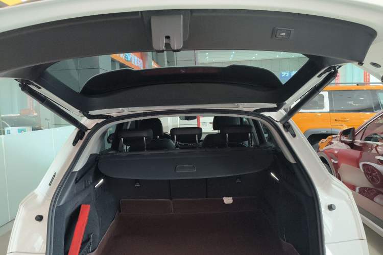 Used Audi Q5L 2023 40T Fashionable and Dynamic Edition Trunk