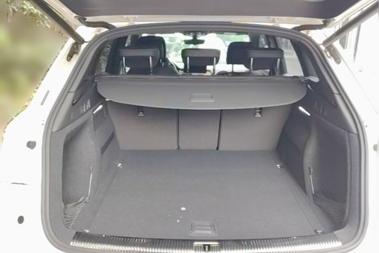 Used Audi Q5L 2023 40T Luxury Dynamic Model Trunk