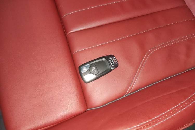 Used Audi Q5L 2023 40T Luxury Dynamic Model Vehicle Key