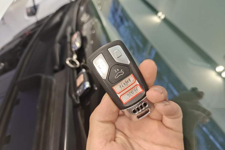 Used Audi Q5L 2023 40T Fashionable and Dynamic Edition Vehicle Key