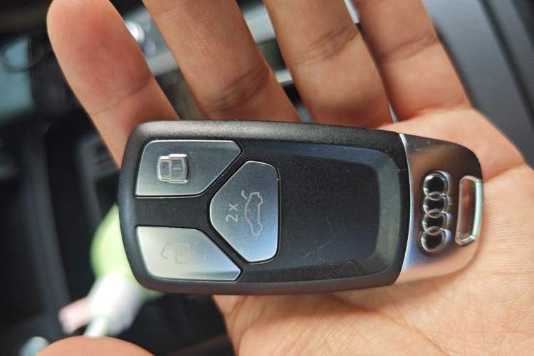 Used Audi Q5L 2023 40T Luxury Dynamic Model Vehicle Key
