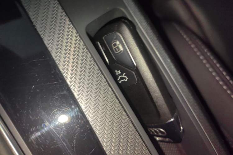 Used Audi Q5L 2023 40T Luxury Dynamic Model Vehicle Key