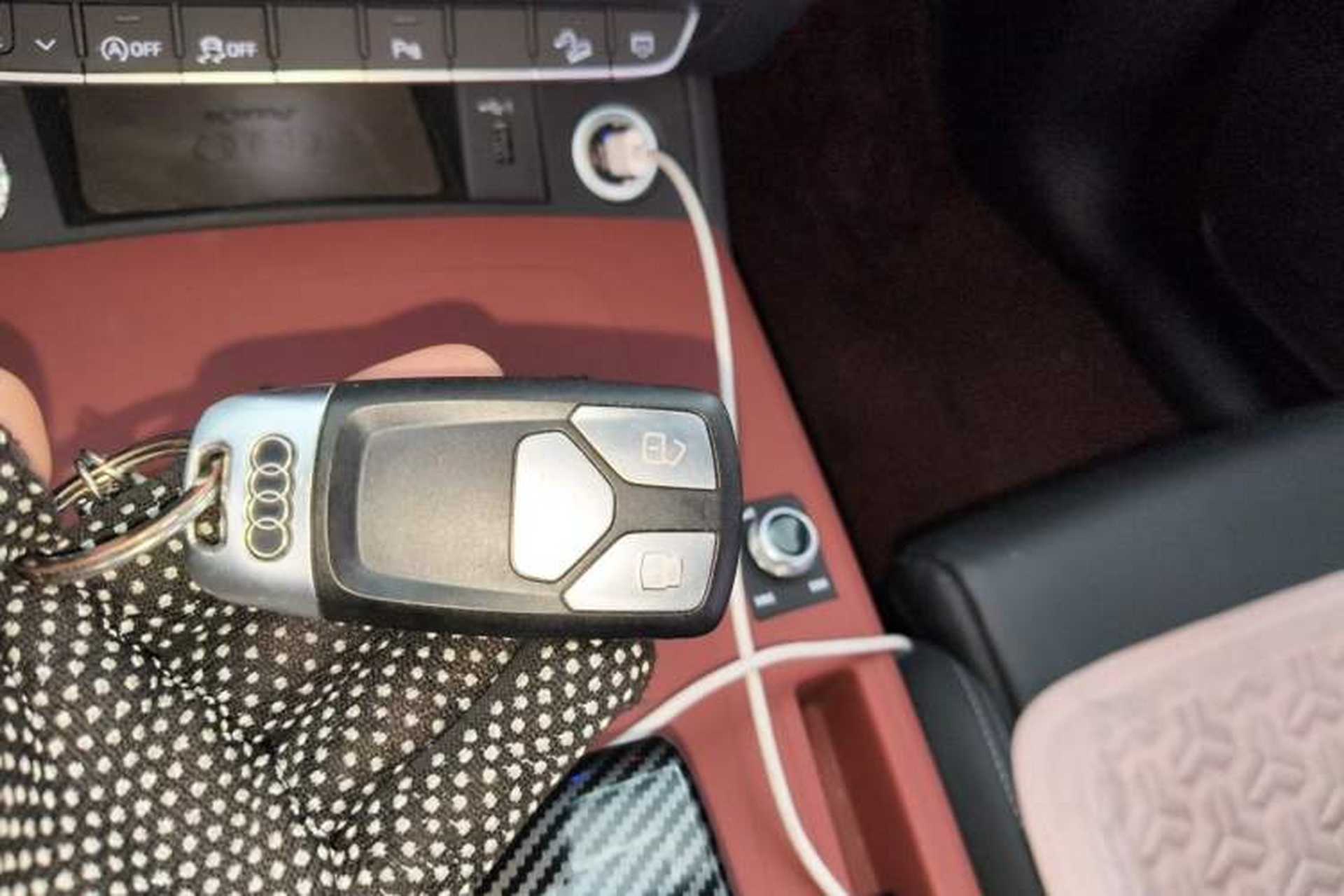 Used Audi Q5L 2023 40T Fashionable and Dynamic Edition Vehicle Key