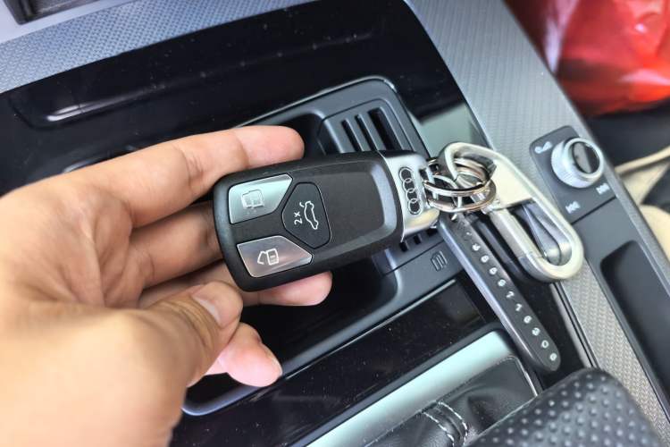 Used Audi Q5L 2023 45T Luxury Dynamic Model Vehicle Key