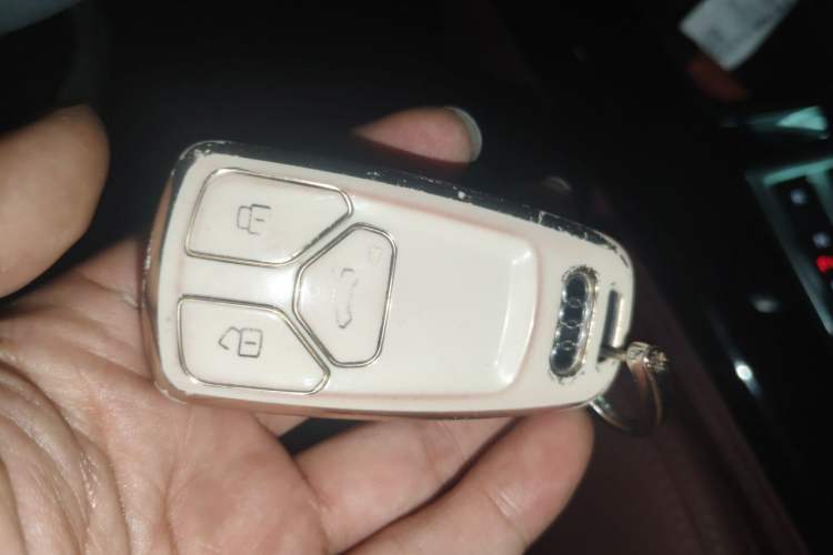 Used Audi Q5L 2023 40T Luxury Dynamic Model Vehicle Key