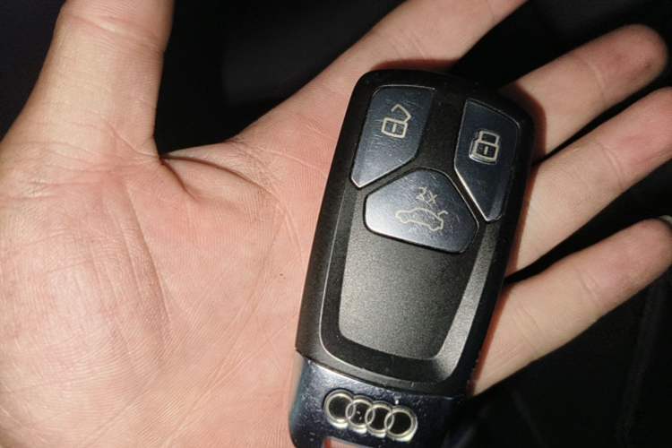 Used Audi Q5L 2023 45T Luxury Dynamic Model Vehicle Key