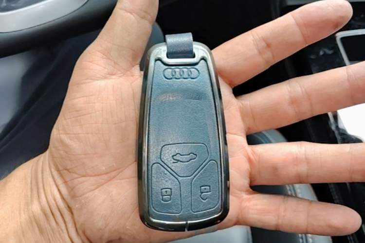 Used Audi Q5L 2023 40T Luxury Dynamic Model Vehicle Key