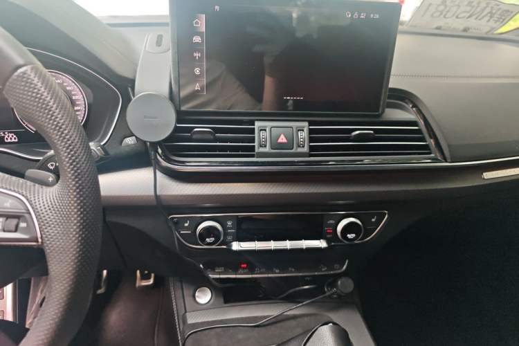 Used Audi Q5L 2024 45 TFSI Luxury Dynamic Model Audio And AC Panel