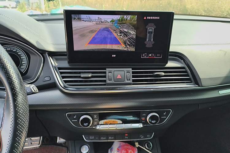 Used Audi Q5L 2024 40 TFSI Luxury Dynamic Edition Audio And AC Panel