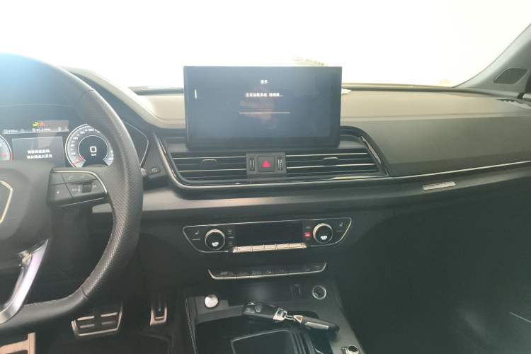 Used Audi Q5L 2024 45 TFSI Luxury Dynamic Model Audio And AC Panel
