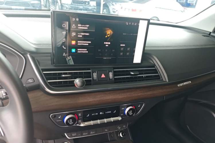 Used Audi Q5L 2024 40 TFSI Luxury Prestige Edition Audio And AC Panel