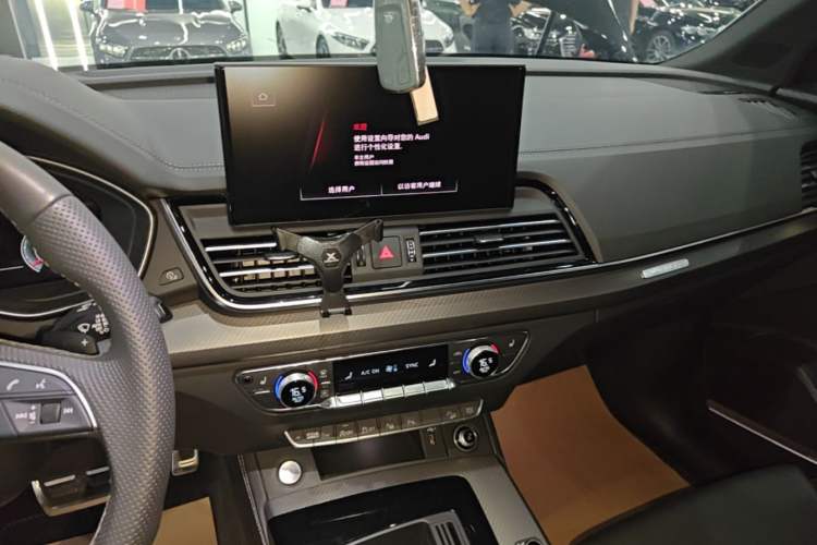 Used Audi Q5L 2024 45 TFSI Luxury Dynamic Model Audio And AC Panel