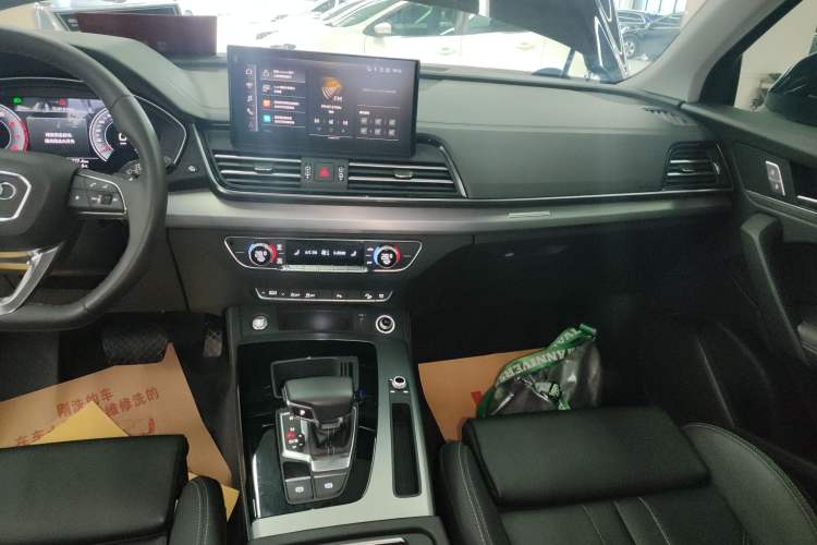 Used Audi Q5L 2024 40 TFSI Fashion Dynamic Model Audio And AC Panel