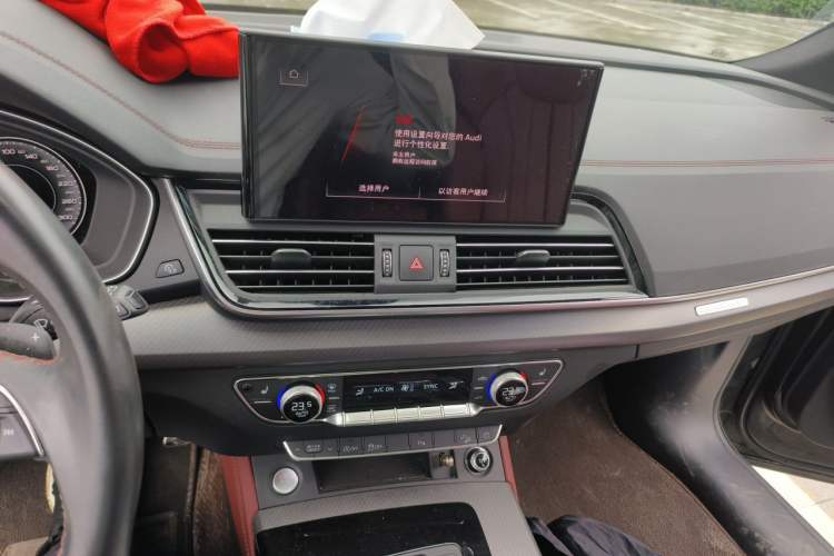 Used Audi Q5L 2024 40 TFSI Luxury Dynamic Edition Audio And AC Panel