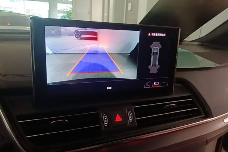 Used Audi Q5L 2024 40 TFSI Luxury Dynamic Edition Audio And AC Panel