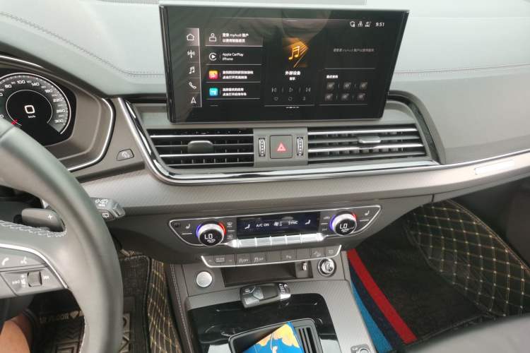 Used Audi Q5L 2024 40 TFSI Luxury Dynamic Edition Audio And AC Panel