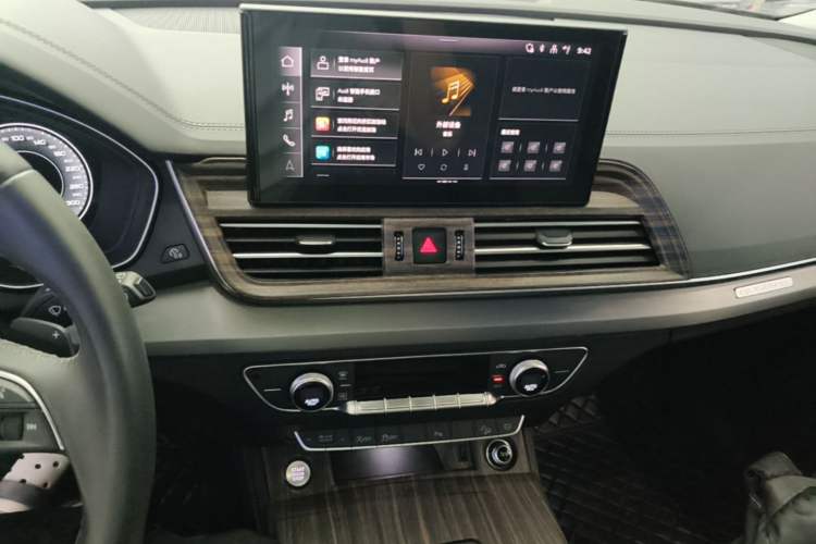 Used Audi Q5L 2024 40 TFSI Fashion Dynamic Model Audio And AC Panel