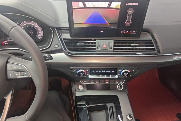 Used Audi Q5L 2024 40 TFSI Luxury Dynamic Edition Audio And AC Panel