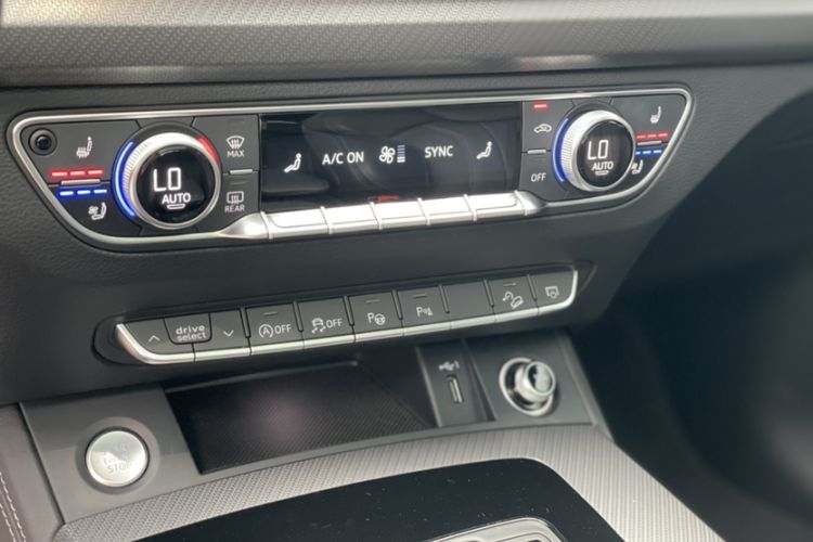 Used Audi Q5L 2024 45 TFSI Luxury Dynamic Model Audio And AC Panel