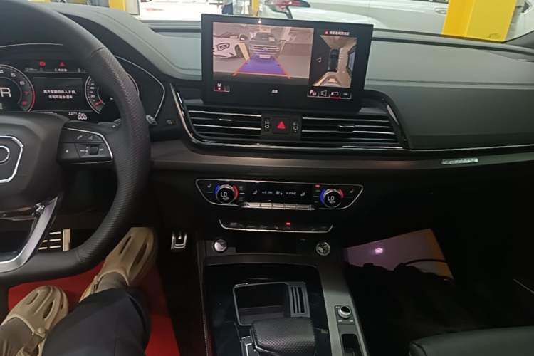 Used Audi Q5L 2024 45 TFSI Luxury Dynamic Model Audio And AC Panel