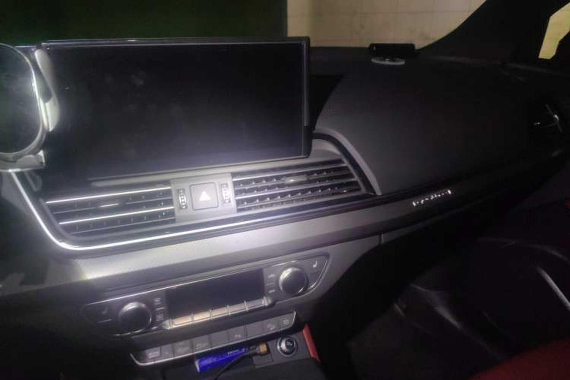 Used Audi Q5L 2024 40 TFSI Luxury Dynamic Edition Audio And AC Panel