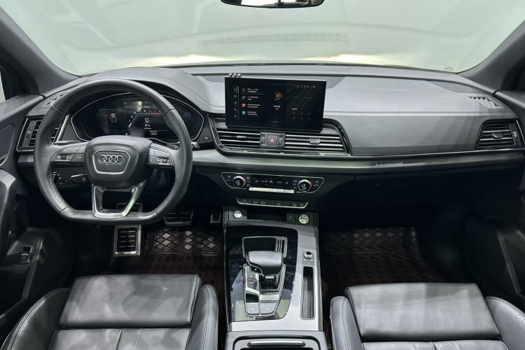 Used Audi Q5L 2024 40 TFSI Luxury Dynamic Edition Audio And AC Panel