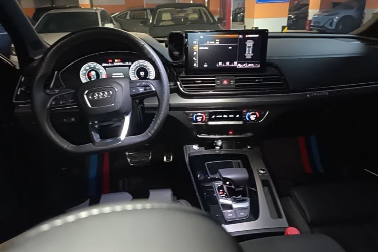 Used Audi Q5L 2024 45 TFSI Luxury Dynamic Model Center Console