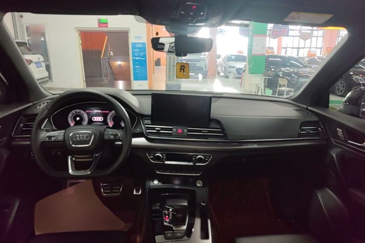 Used Audi Q5L 2024 40 TFSI Luxury Dynamic Edition Center Console