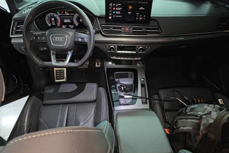 Used Audi Q5L 2024 45 TFSI Luxury Dynamic Model Center Console